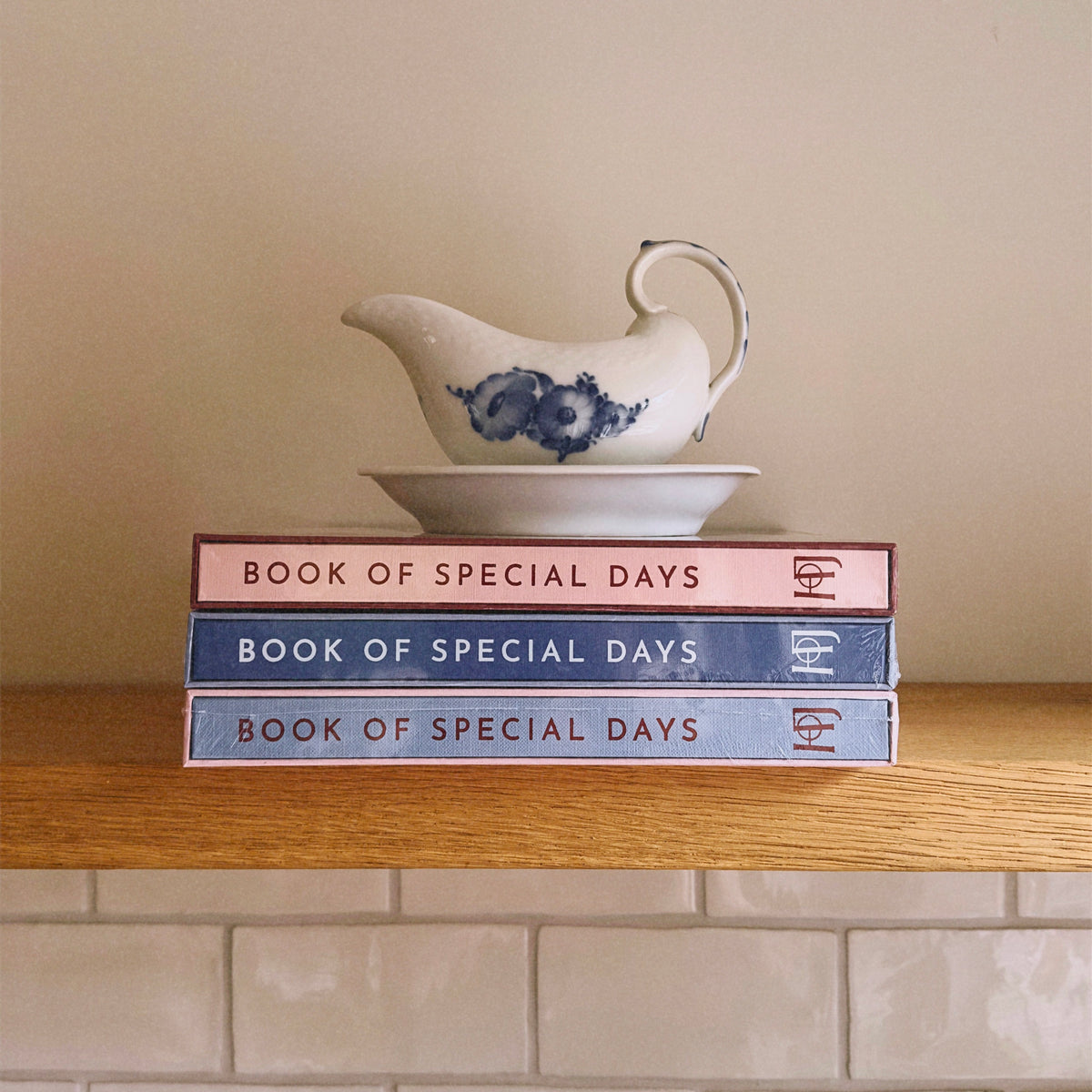 De drie varianten van de Book of Special Days journal: Classic Stripe, Golden Garden en Heritage Red bij elkaar